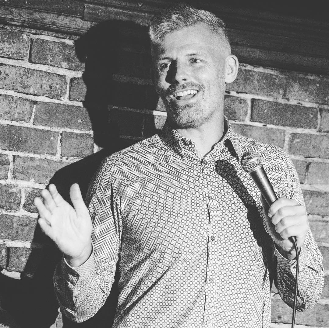 November 30th sees Des Bishop bring his new show, Take The Points, to the Tullamore Court Hotel.